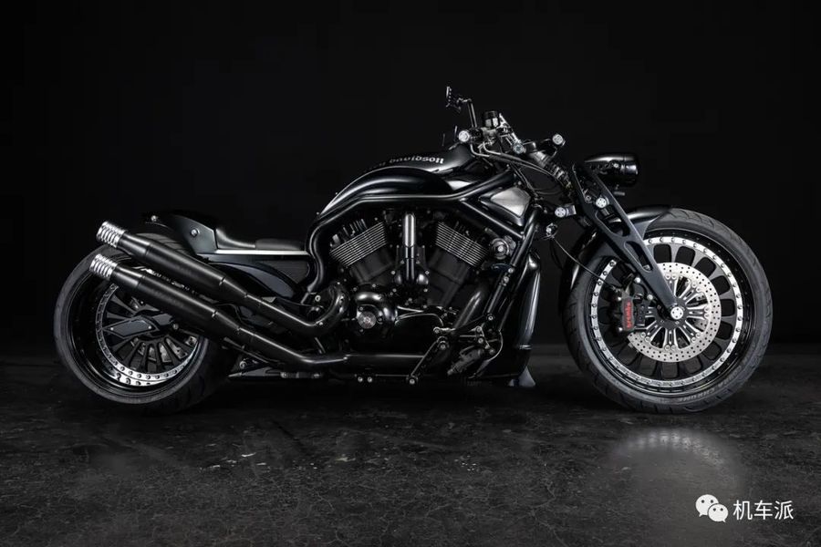 定制 | 330大宽胎 哈雷v-rod改装欣赏