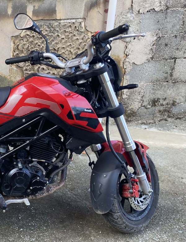 小编又入手一台贝纳利小暴龙125,谈谈感受如何!拆开看看用料