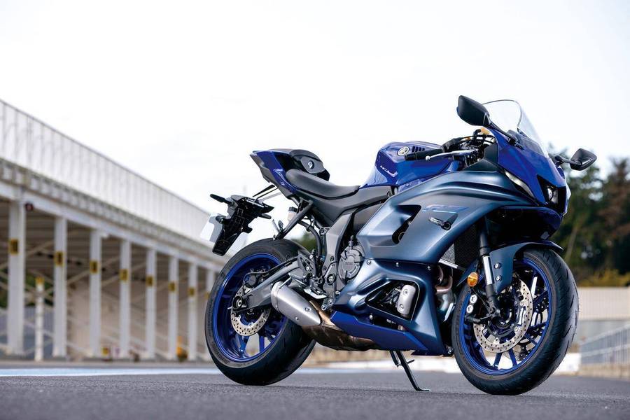 中排量性能街跑赛车,雅马哈yzf-r7详解,骑行舒适操控灵活