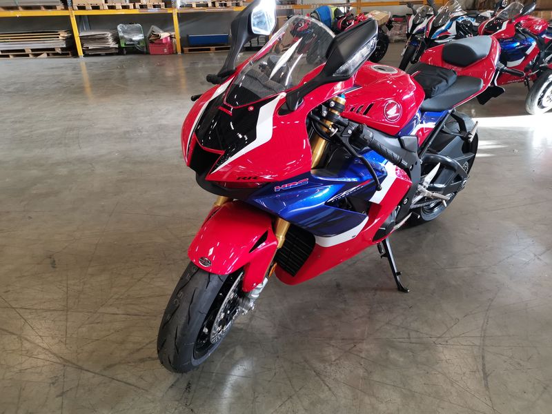 春遊本田火刃cbr1000rr-r fireblade sp