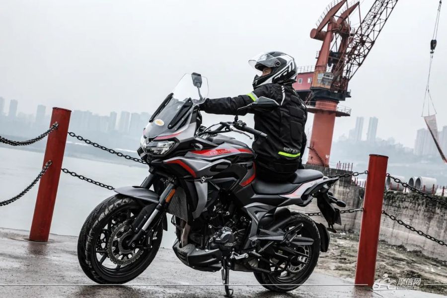 国内摩旅再刮欧系风赛科龙rx6静态评测