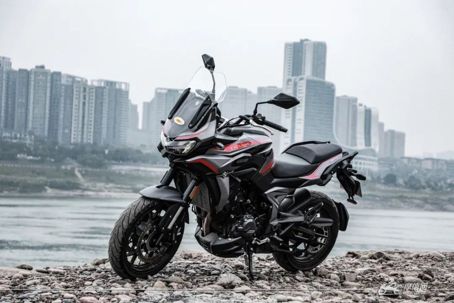 国内摩旅再刮欧系风赛科龙rx6静态评测