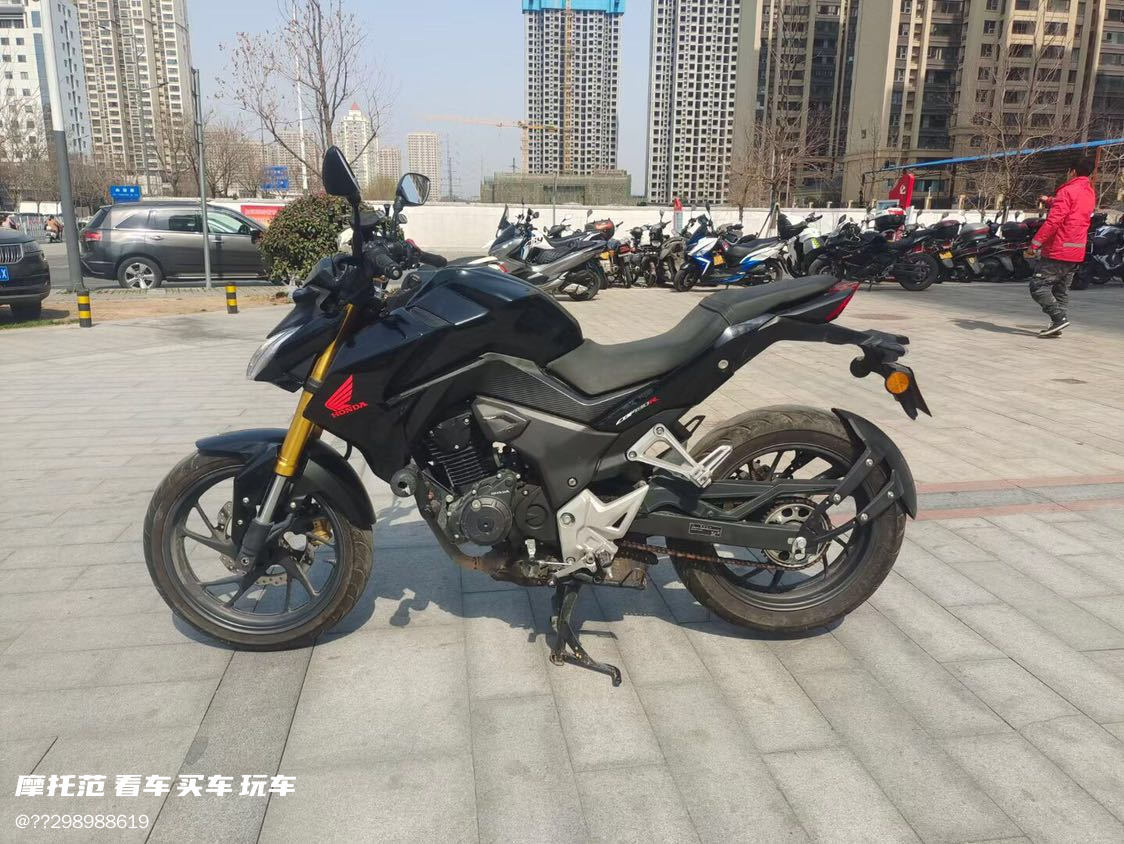 二手摩托車五羊本田 cb190r 暴鋒眼