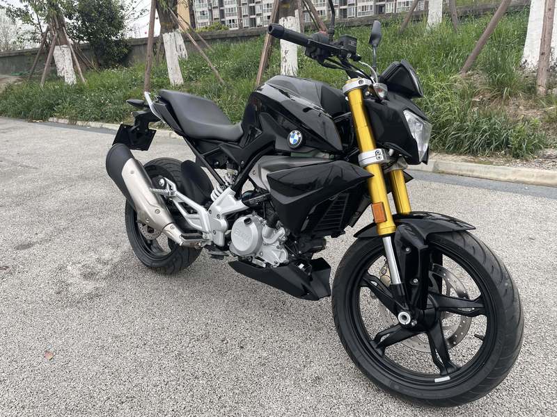 9857km过户次数0次报废时间2033-02环保标准国四排量310cc类型街车