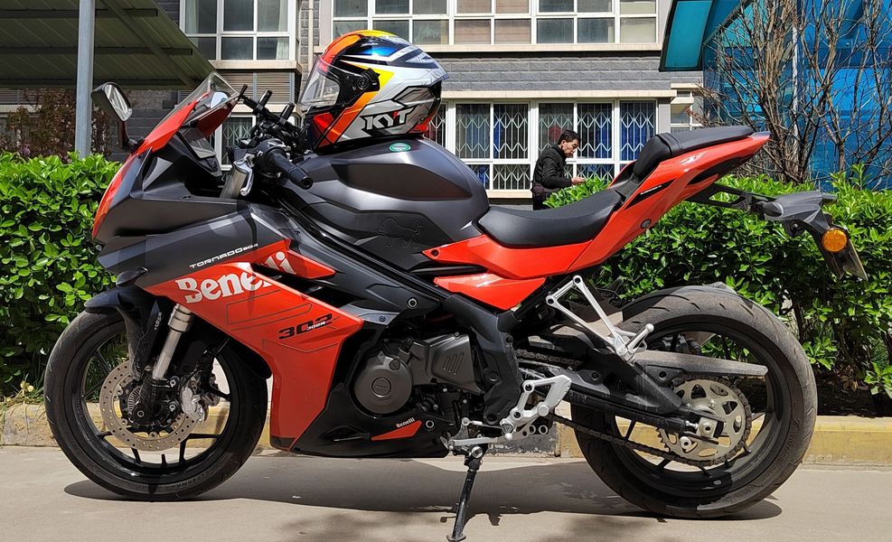 喜提新车——贝纳利 龙卷风 302r