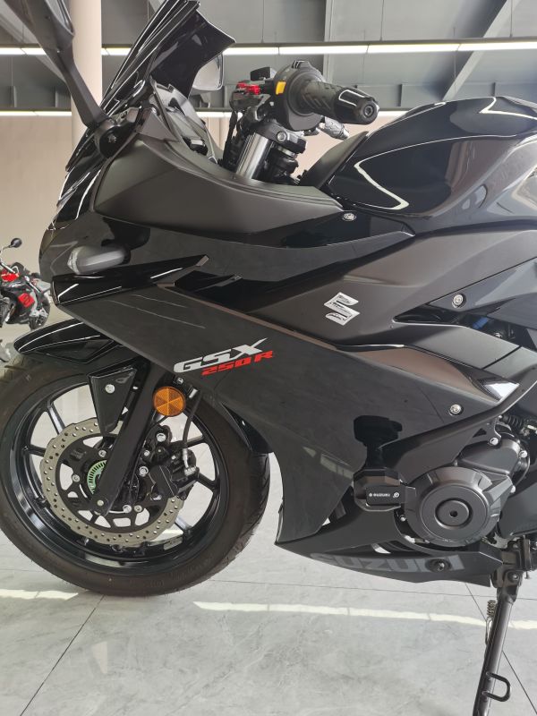 二手豪爵铃木gsx250r