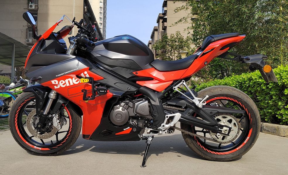 喜提新车——贝纳利 龙卷风 302r