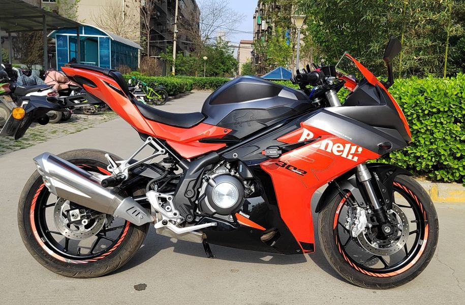 喜提新车——贝纳利 龙卷风 302r