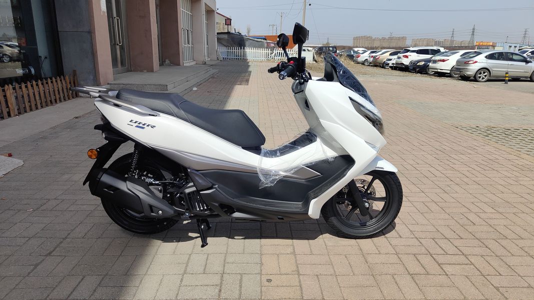 豪爵uhr150辽宁第一台!豪爵铃木沈阳旗舰店欢迎您莅临试驾