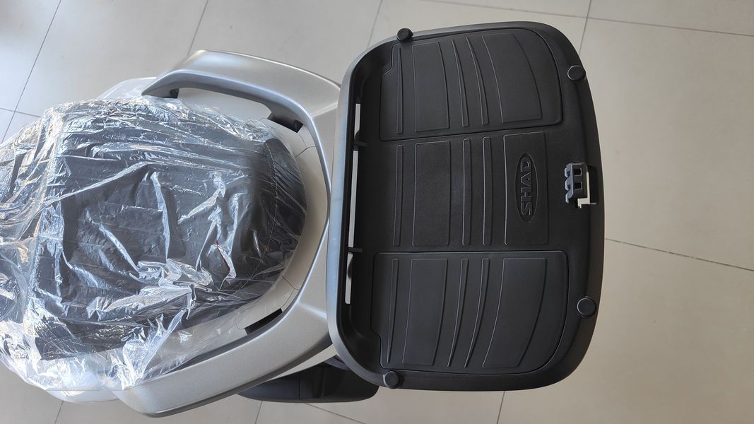 豪爵uhr的夏德尾箱……还不错