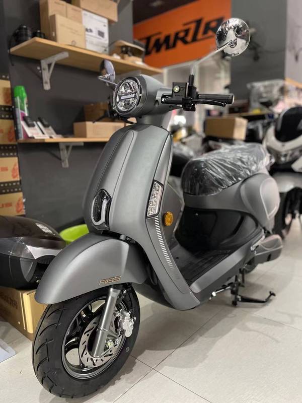 能升值的复古小踏板——光阳many125