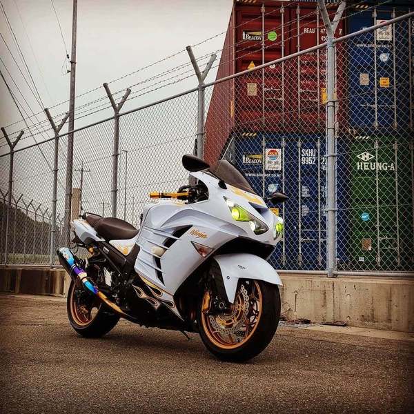 川崎的老大哥“六眼魔神”ZX14R-改装案例