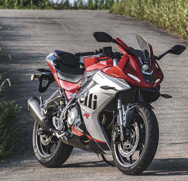 贝纳利龙卷风252r一款拥有意大利风情的入门级仿赛!