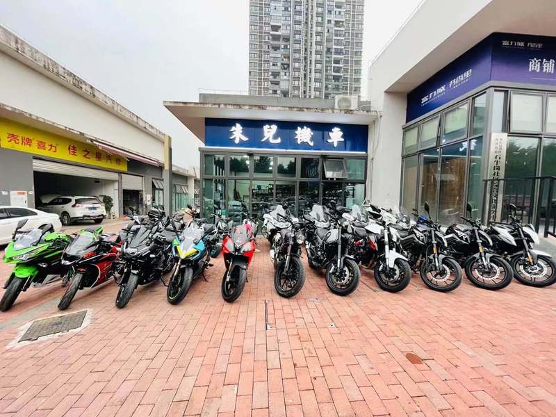 重庆大学城朱兒機車