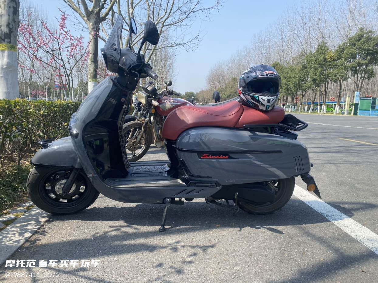 二手摩托车维多利亚 sixties 150i