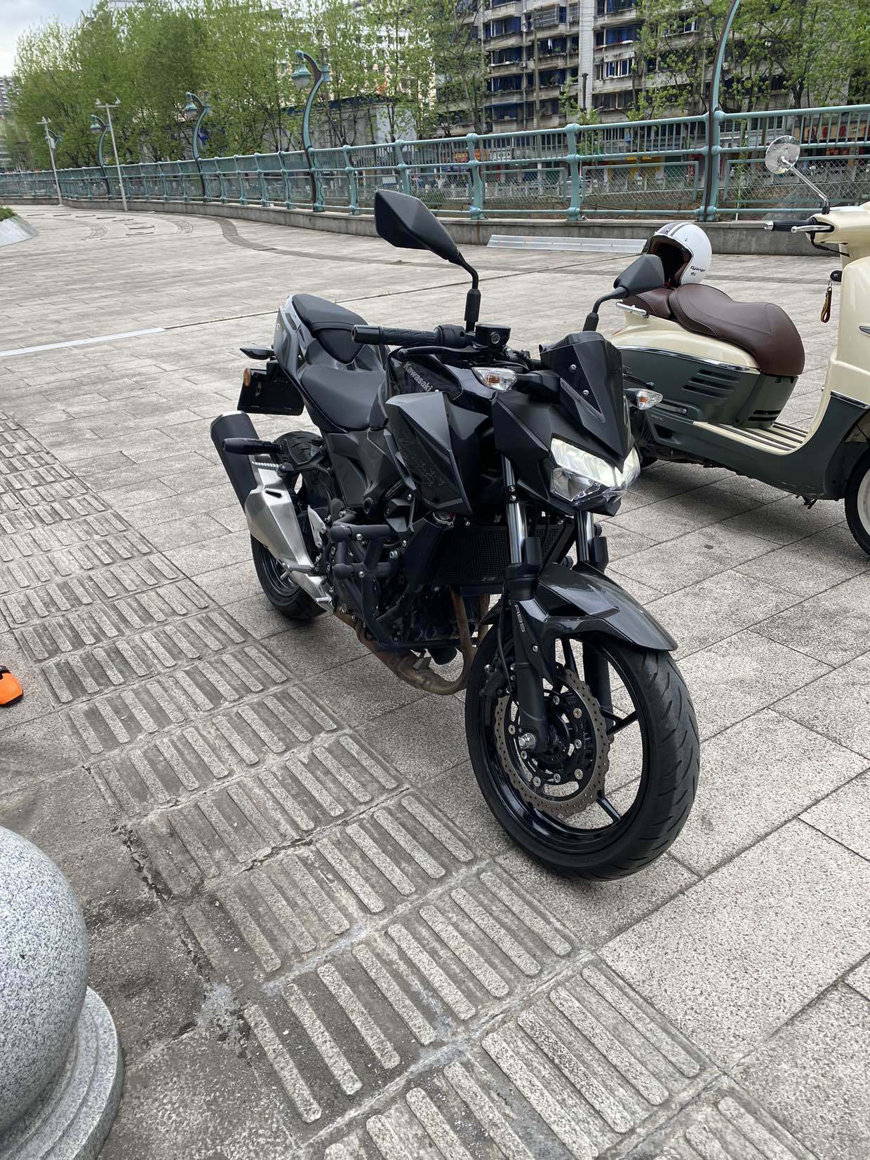 二手摩托车川崎 z400