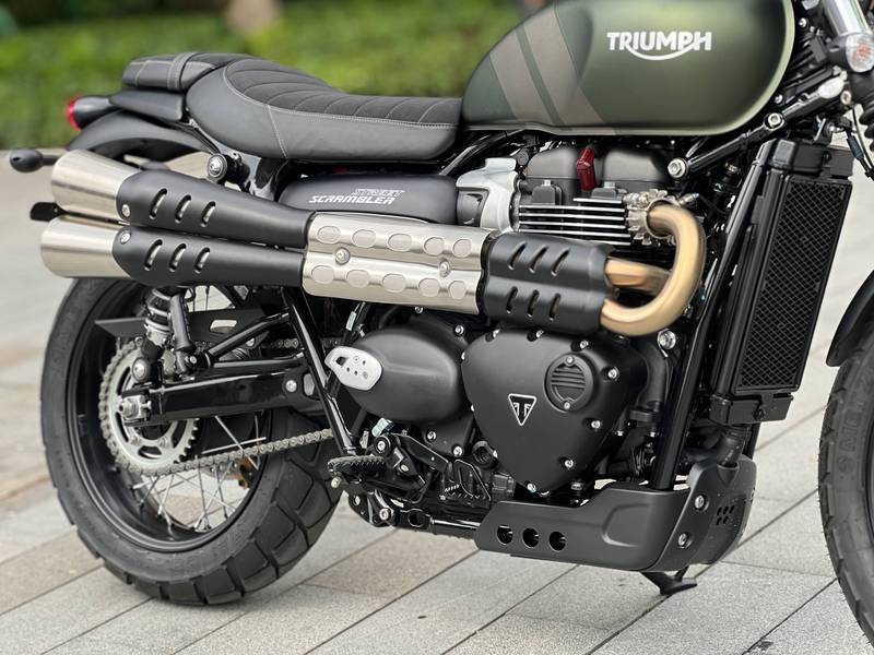 英伦的越野硬汉 - 凯旋攀爬street scrambler