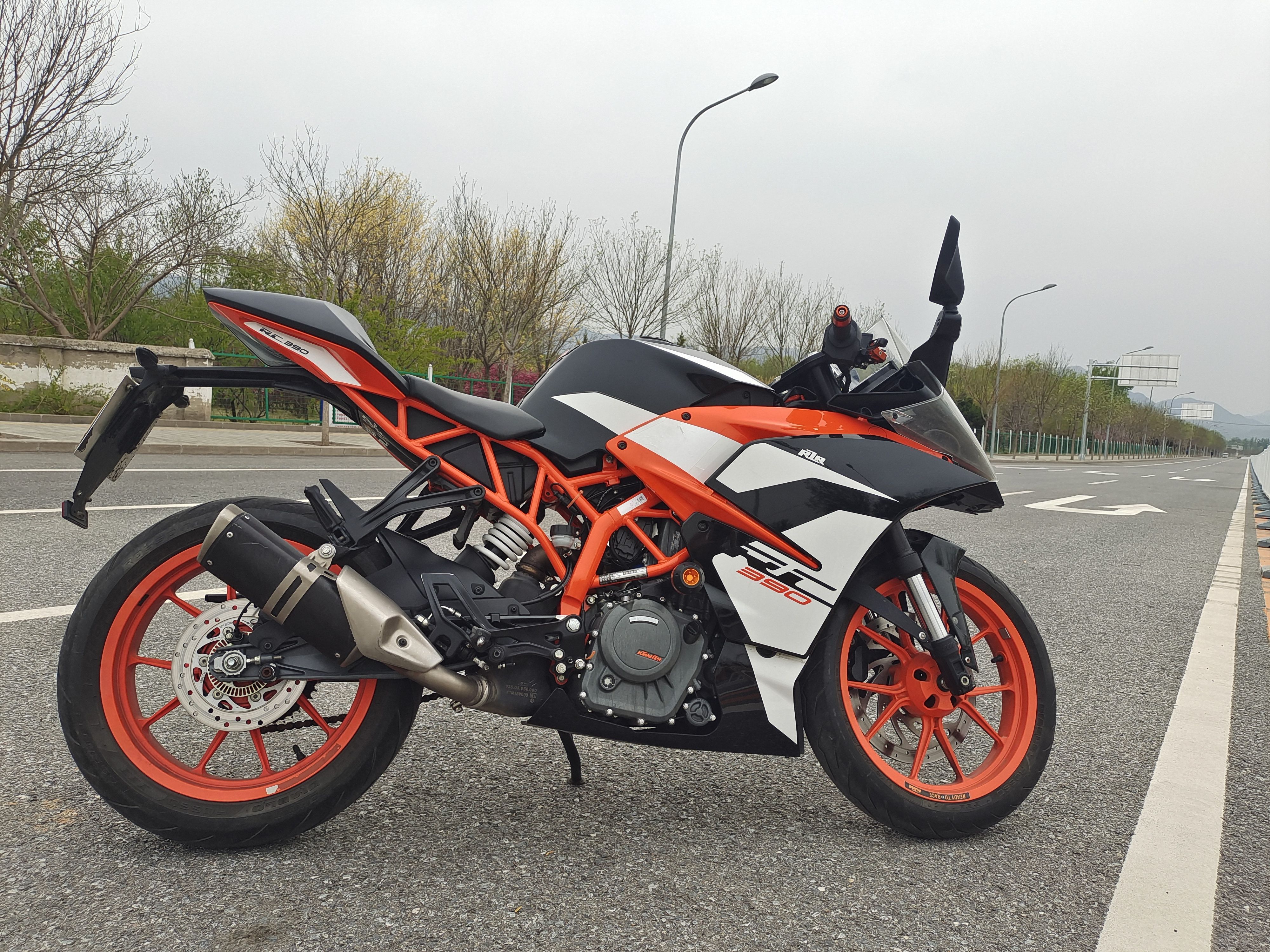 二手摩托车ktmr2r rc 390