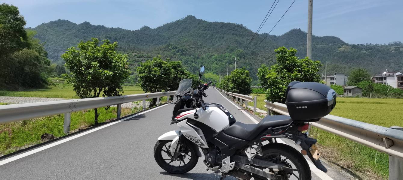 新大洲本田戰鷹cbf190x騎行真實測評,最親民的拉力摩旅車