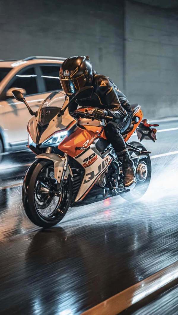 新手入门车赛250三个版本的解析