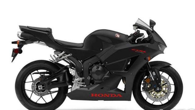 仿赛系列的车型在中排量市场上也有本田占有一席之地,而雅马哈的r6
