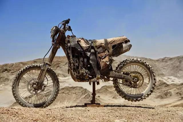 另类改装【mad max 4】废墟风摩托车欣赏
