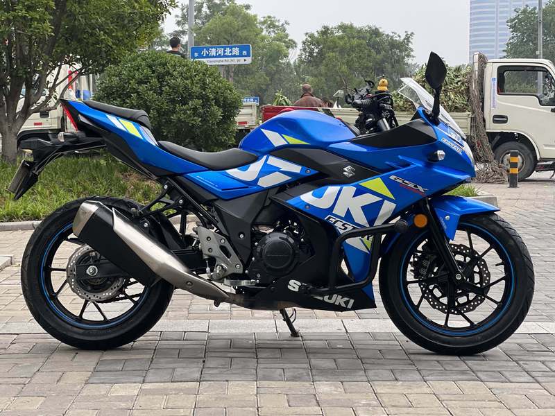 二手豪爵铃木gsx250r