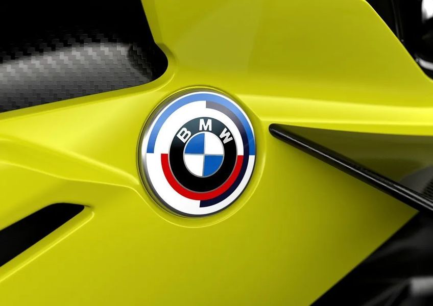 宝马m五十周年,发布bmw m1000rr 5th纪念版赛车
