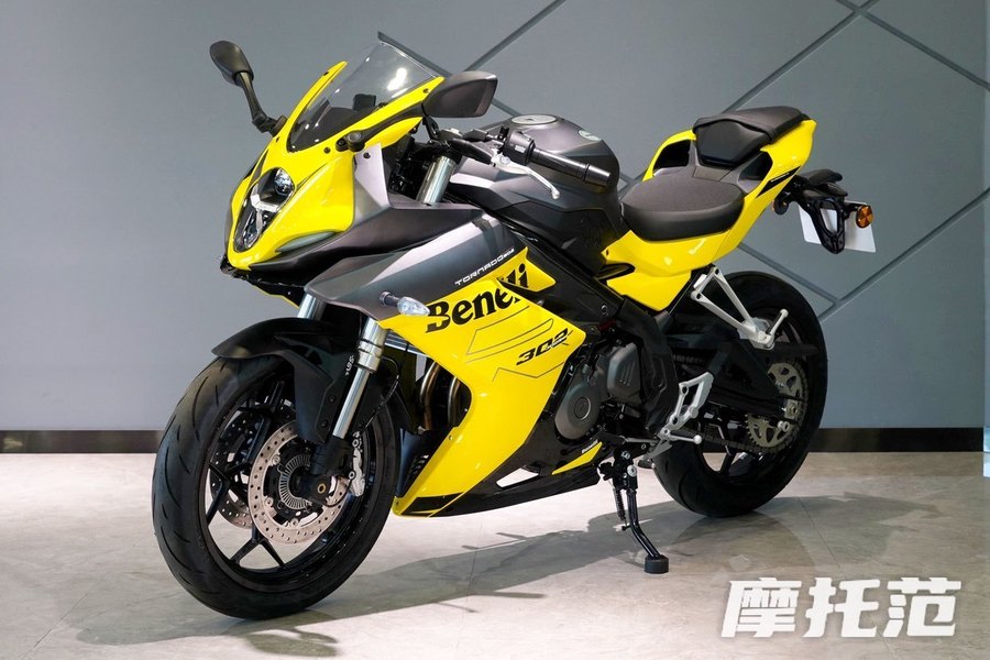 贝纳利飓风302改奥古斯塔f3 800 amg solar-beam有钱就改302了我穷才