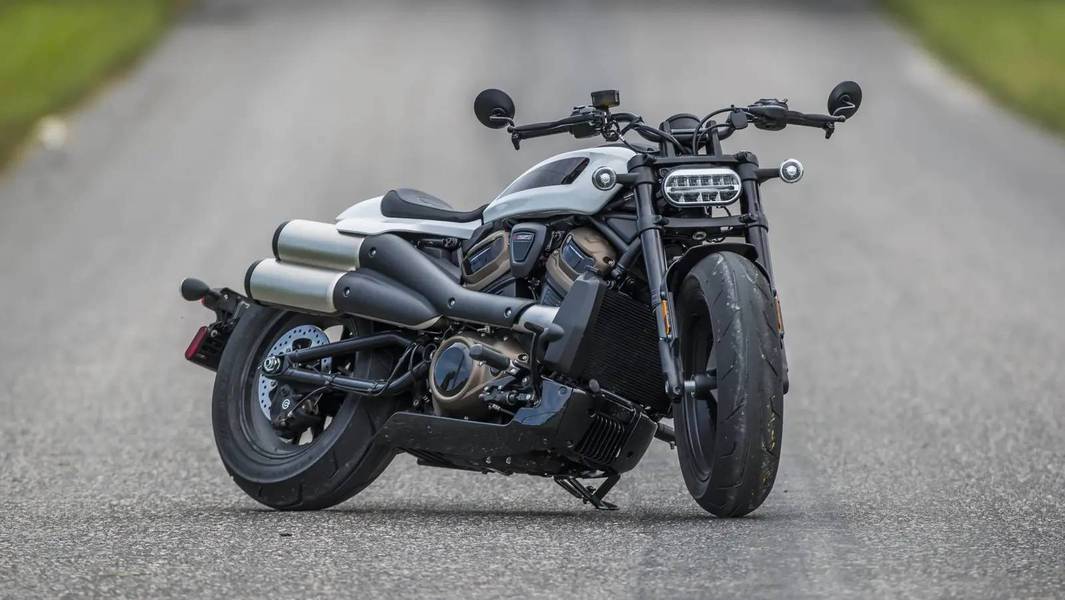 机车趣闻|老外怎么看到高金thor1000cc巡航车?