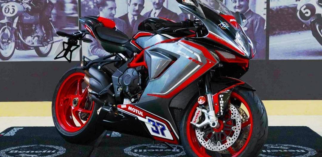 三缸摩托车内卷少,这款奥古斯塔f3 800三缸仿赛的天花板