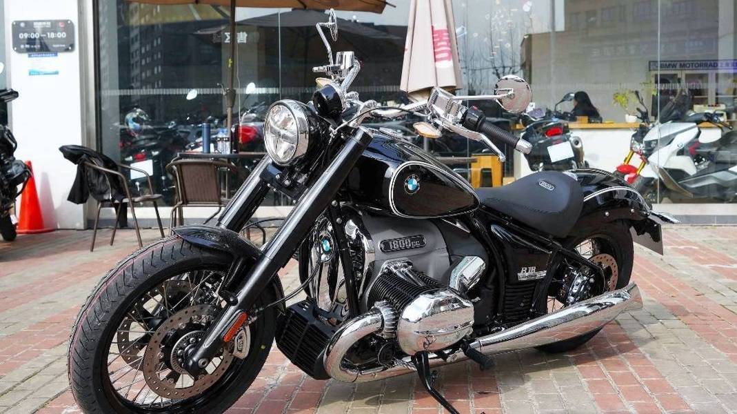 宝马一款1800cc太子巡航车,宝马r18,配水平对置发动机