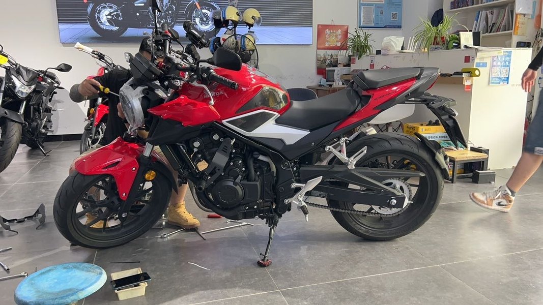 本田cb400f改圆灯作业