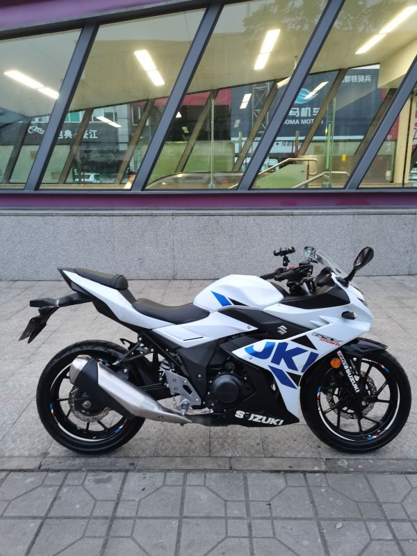 二手豪爵铃木gsx250r