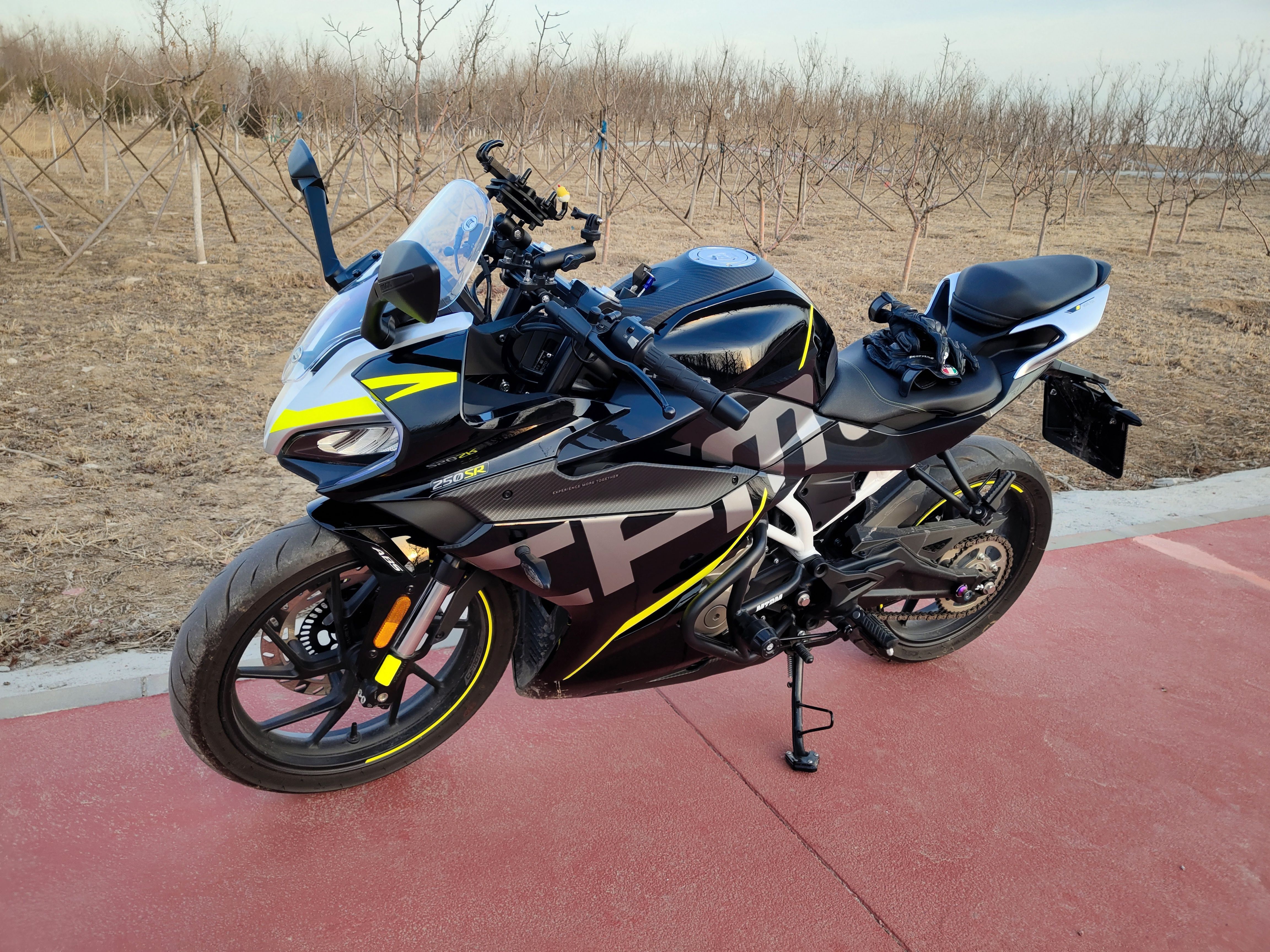 春风250sr警用摩托车图片