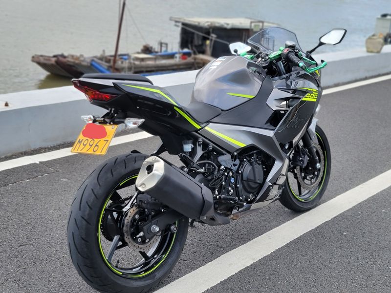 二手川崎ninja 400