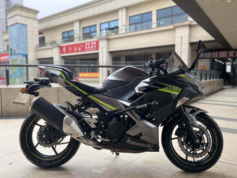 二手川崎ninja 400