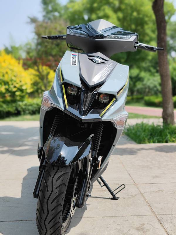 稀有的150小钢炮级别的平踏板三阳jet sl150静态评测