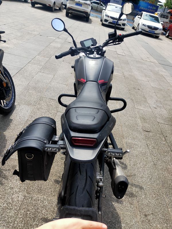 二手贝纳利幼狮250女王粉