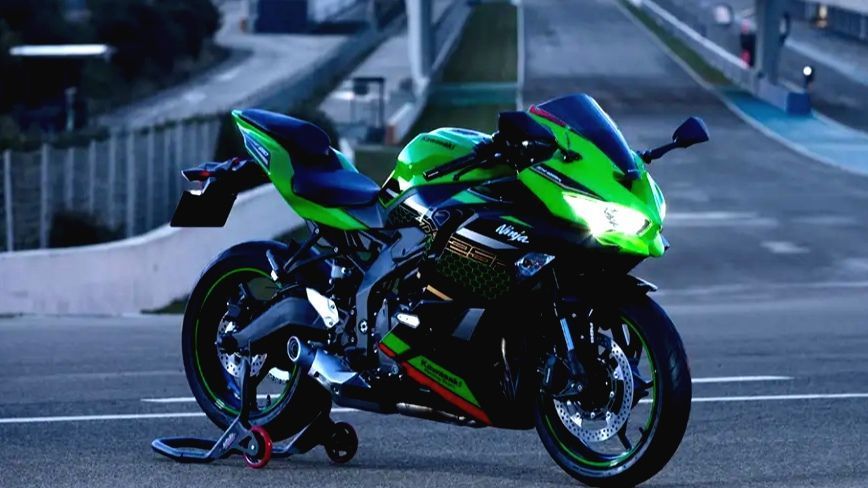 250排量中的天花板 Ninja Zx25r 这颜值谁不爱