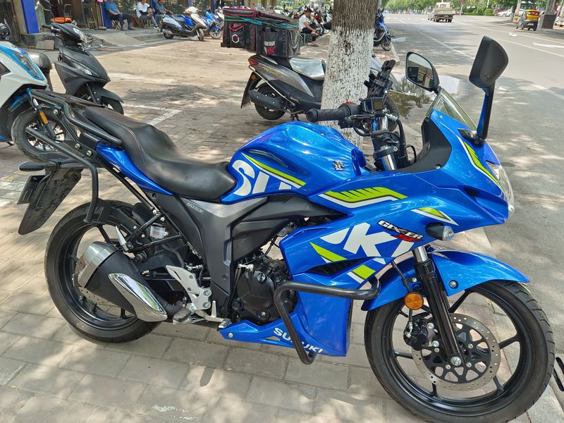 二手济南铃木极客飒 gixxer 155
