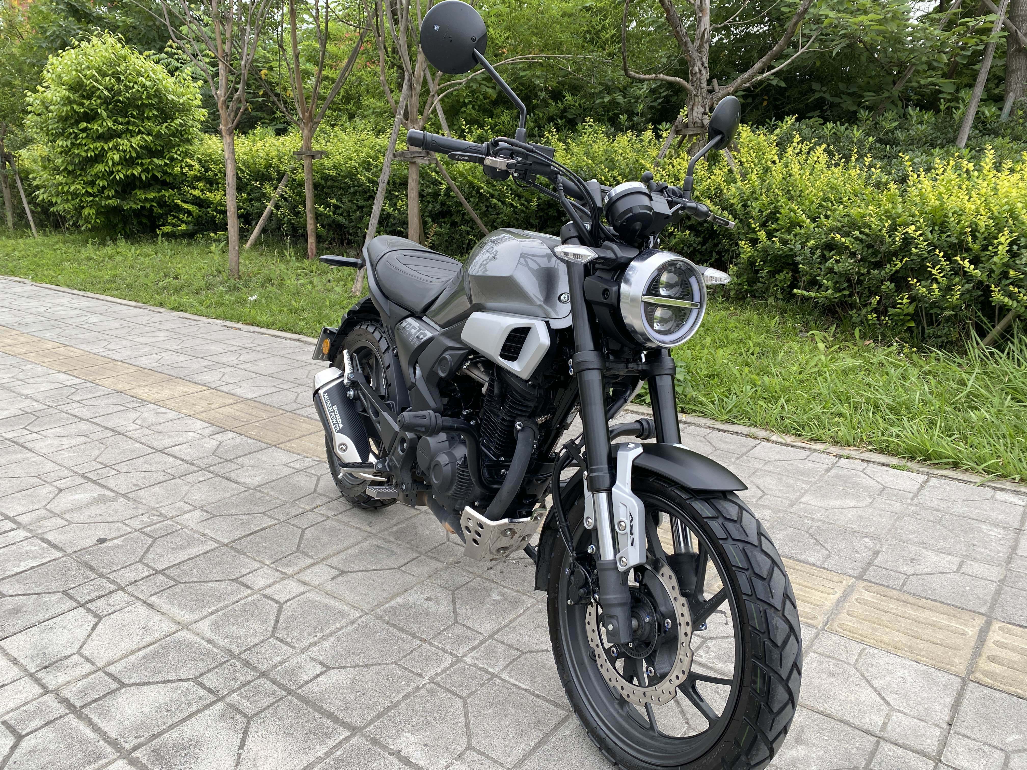 二手摩托车新大洲本田 cbf190tr