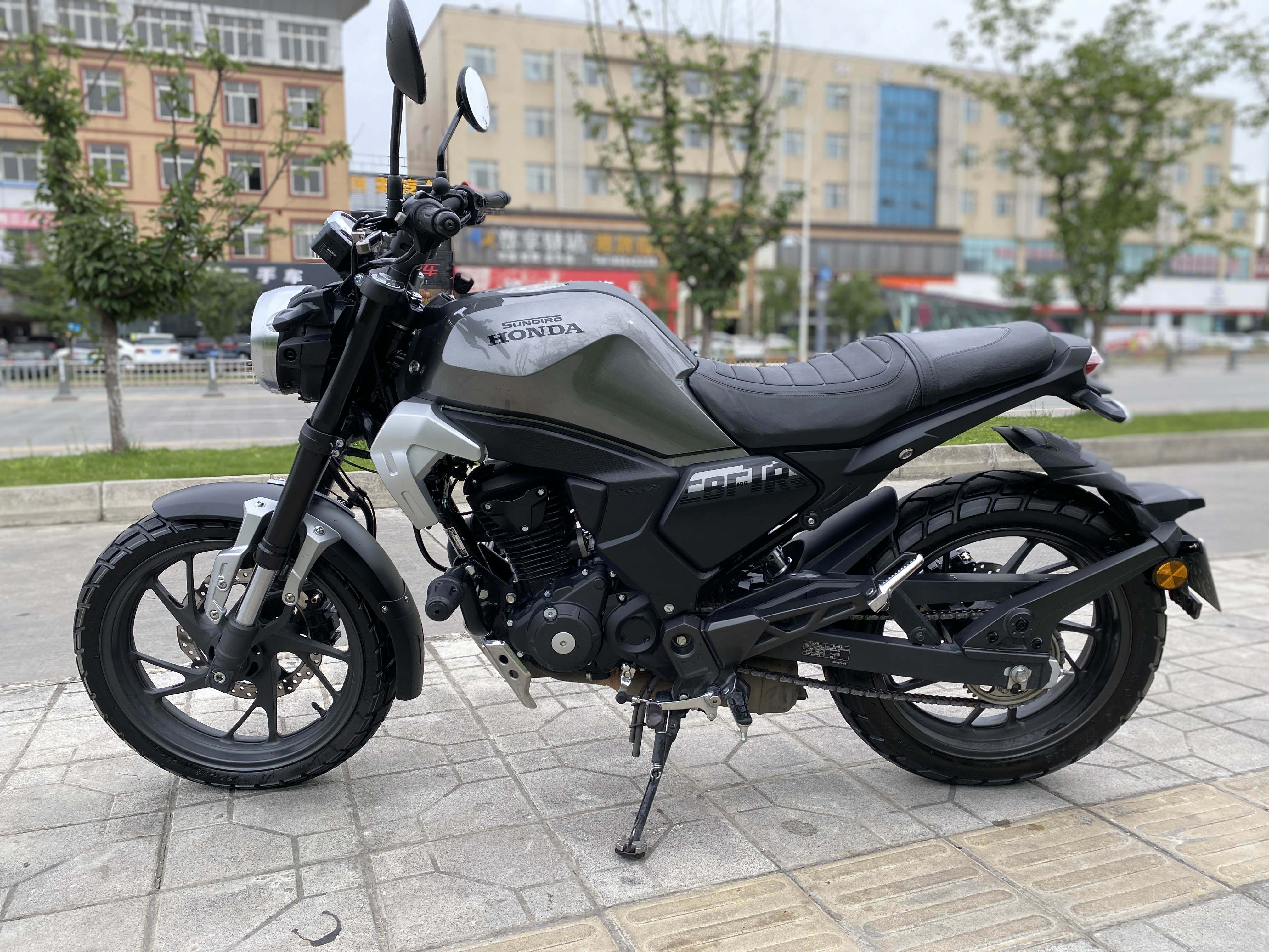 二手摩托车新大洲本田 cbf190tr