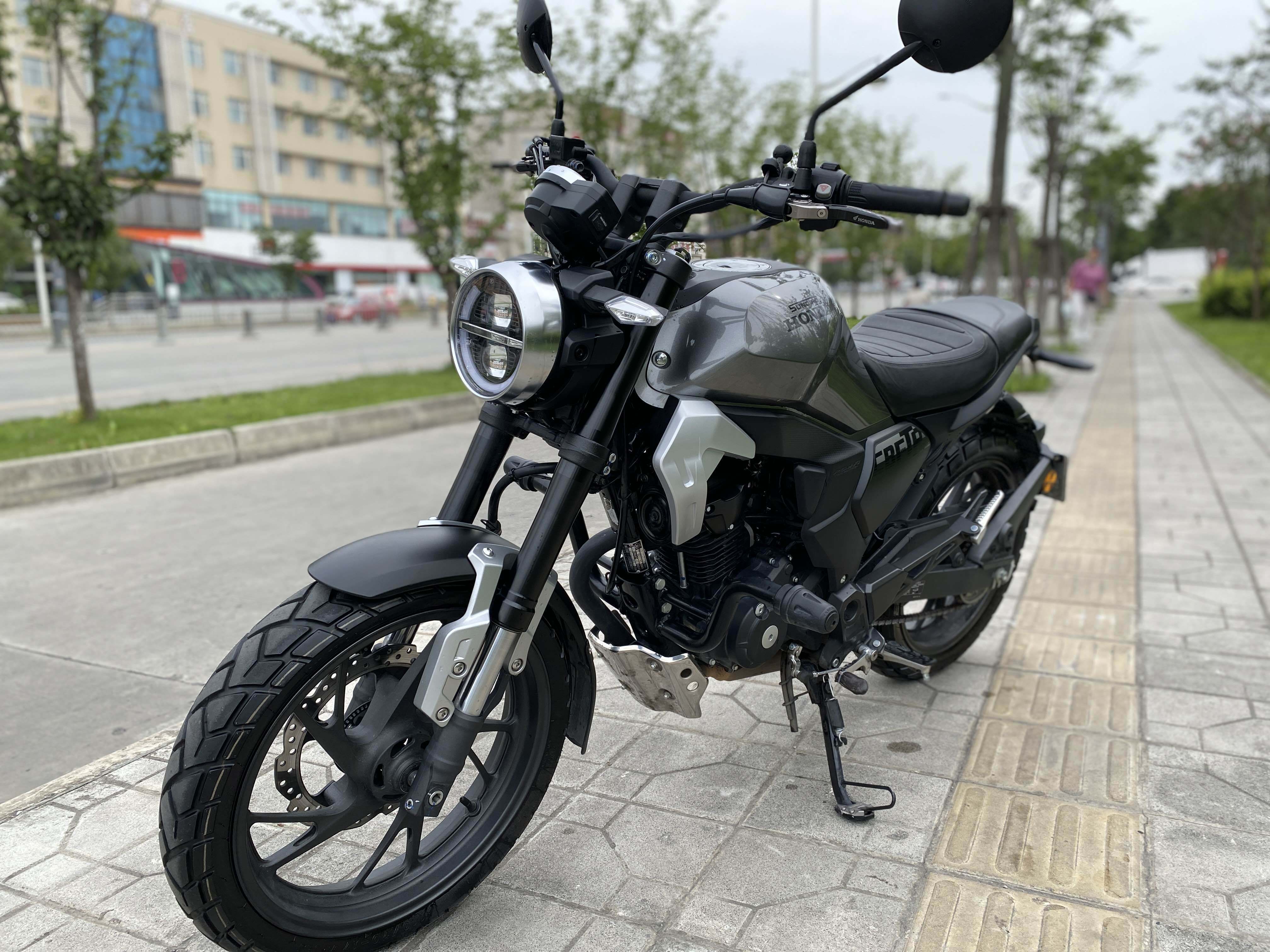 二手摩托车新大洲本田 cbf190tr