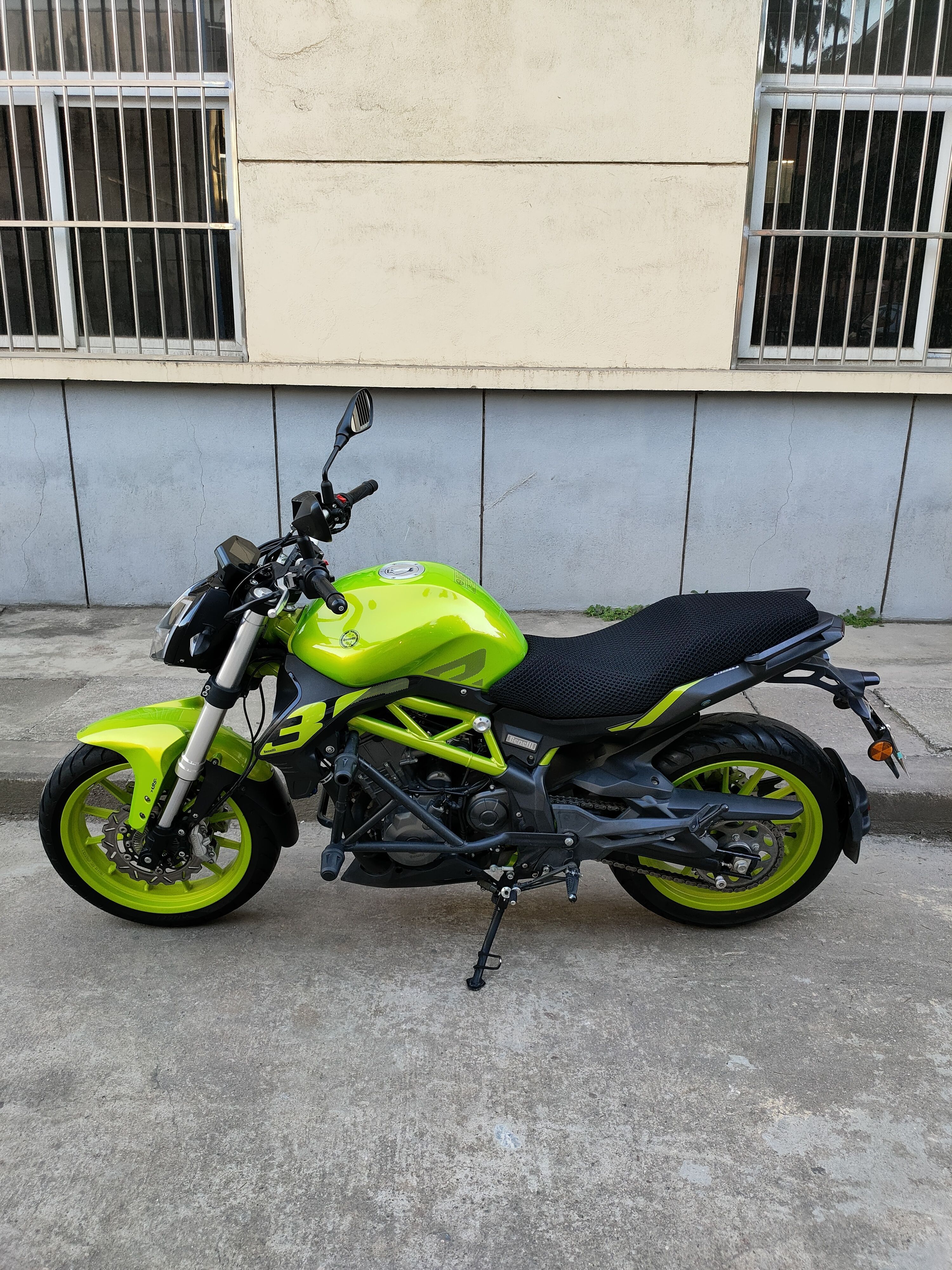 二手摩托车贝纳利 蓝宝龙 bn302s