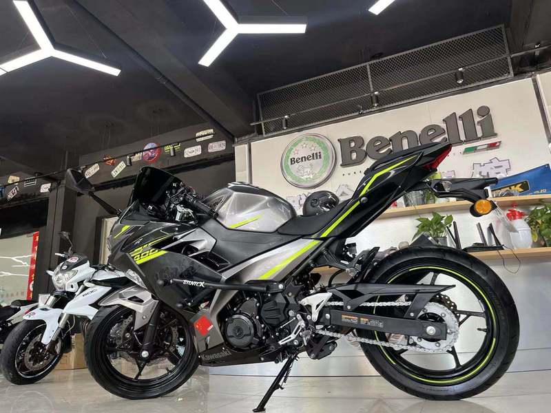 二手川崎ninja 400