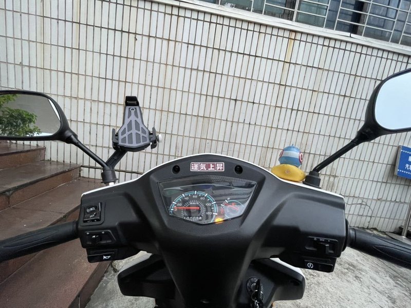 豪爵vf100一年半行驶10000公里