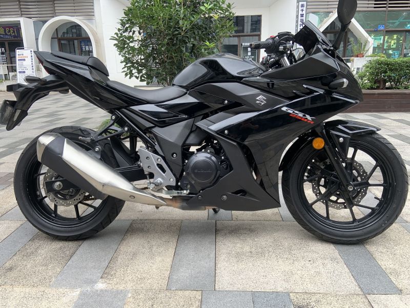 二手豪爵铃木gsx250r