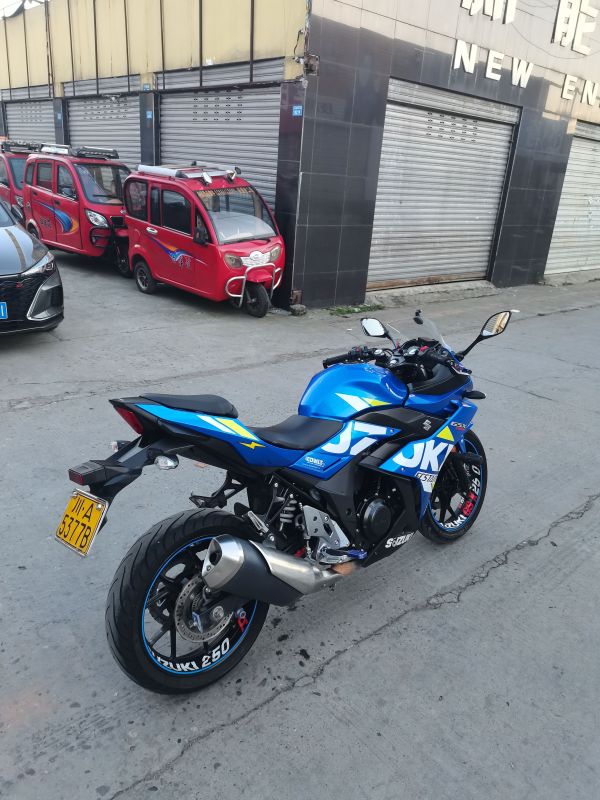 二手豪爵铃木gsx250r