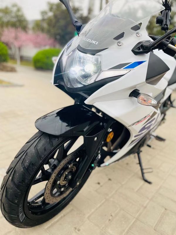 二手豪爵鈴木gsx250r